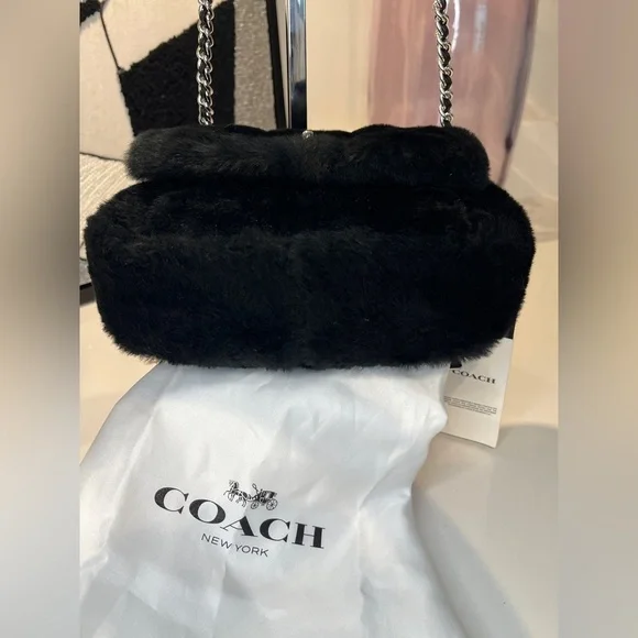 ⚡️SALE⚡️ NWT COACH SHEARLING QUILTED PILLOW BAG - Picture 5 of 9
